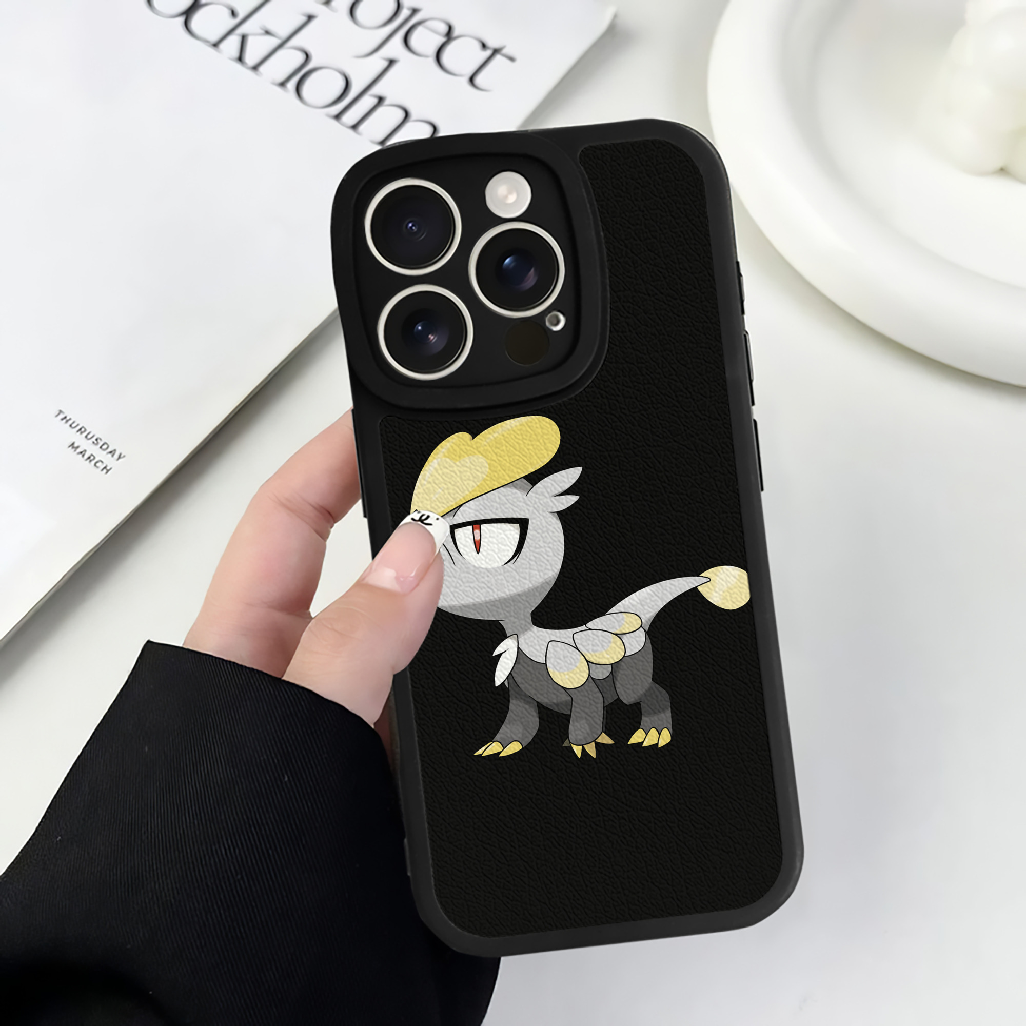 （画像用） ポケットモンスター Pokémon 【iPhone 16シリーズ対応】シリコンスマホケース（レザー調） 材質：シリコン